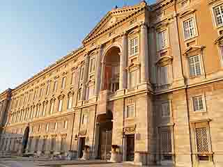  坎帕尼亚:  卡塞塔:  意大利:  
 
 Royal Palace of Caserta